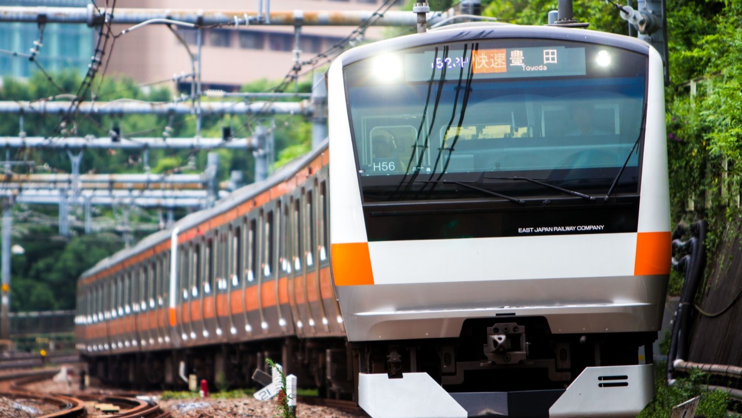 青梅線を走る車両