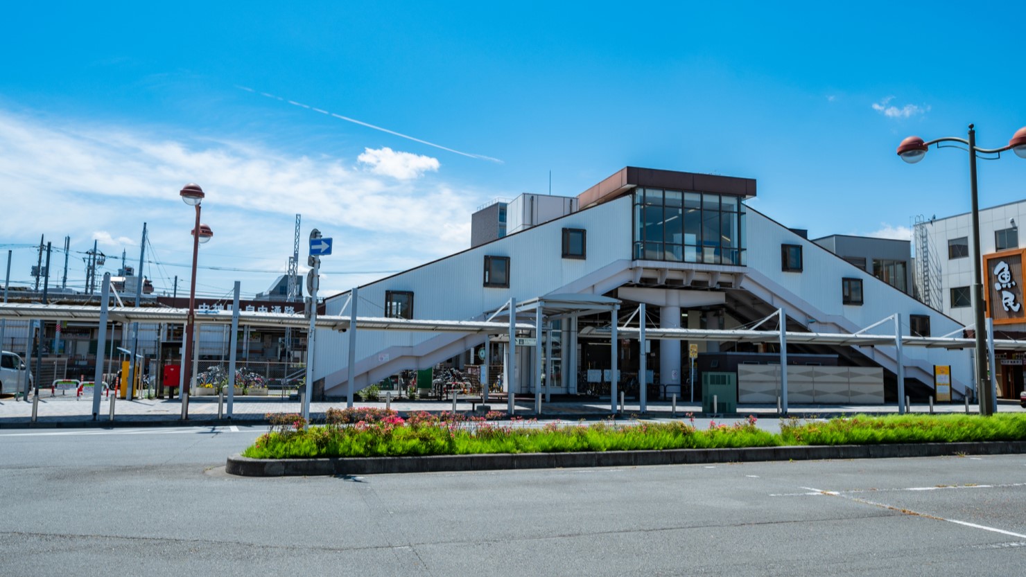 青梅線中神駅前