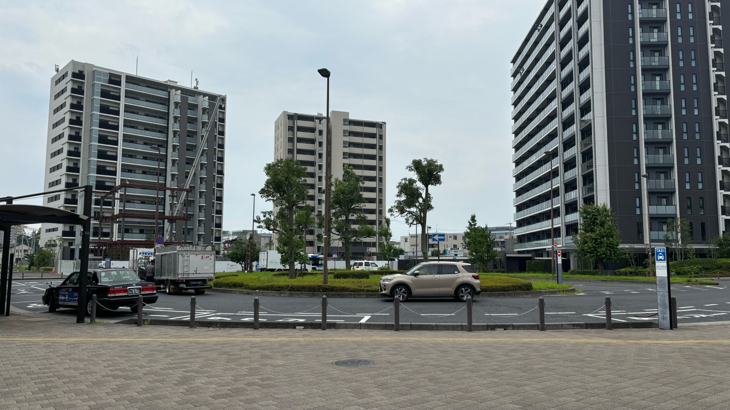 南与野駅西口方面