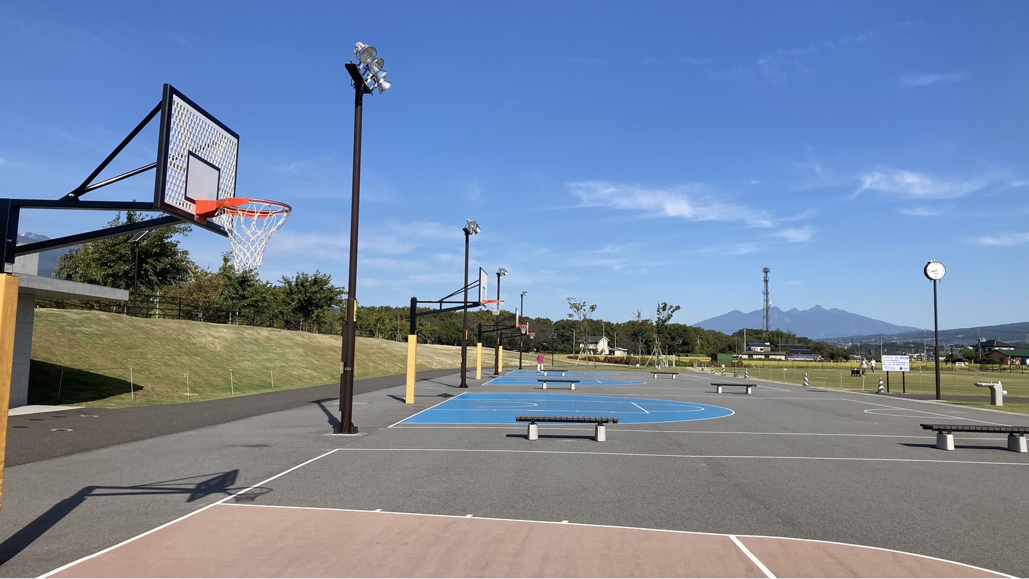 バスケ好きの子どもにはやはた公園がおすすめ