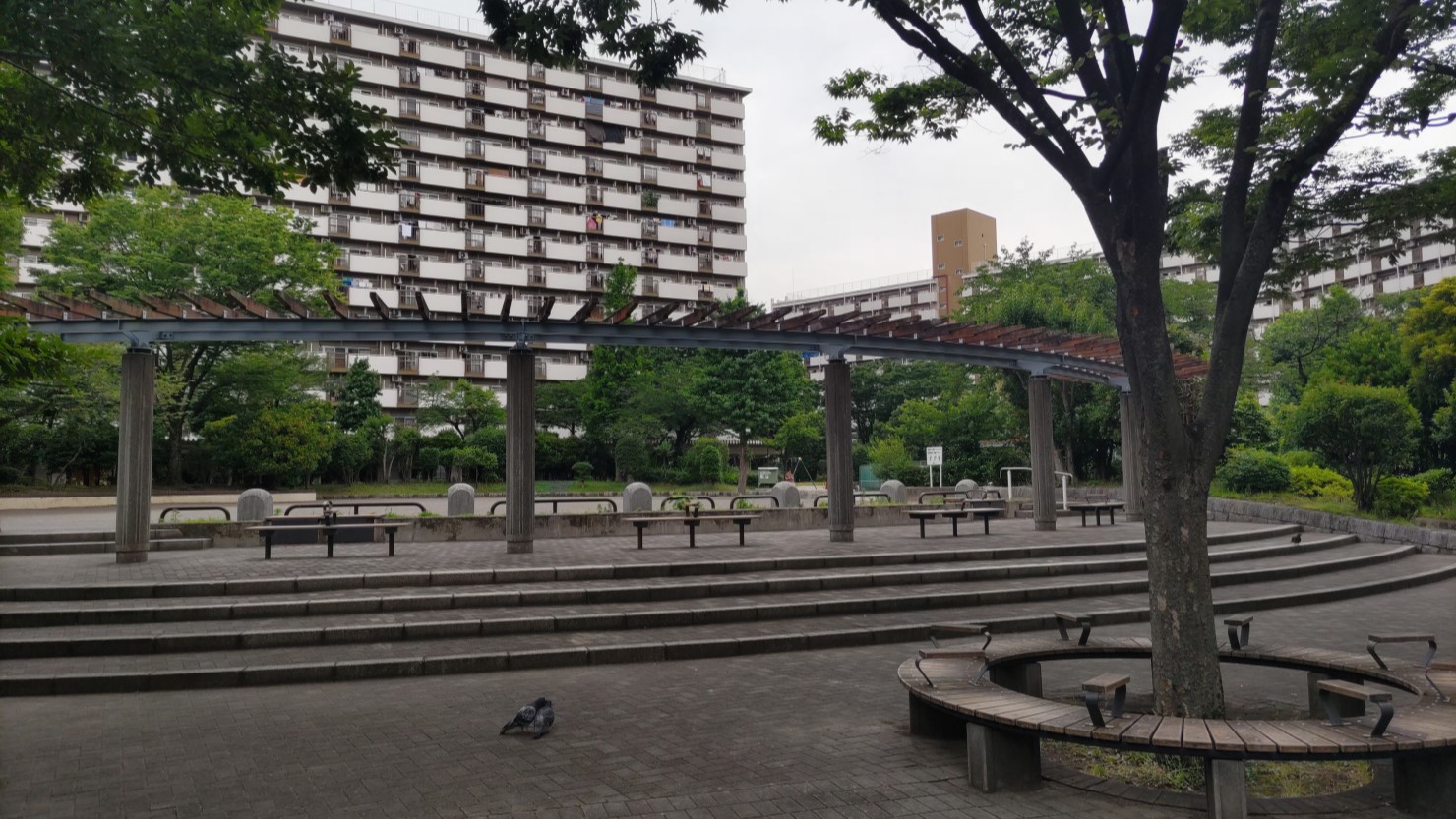 王子5丁目団地内広場