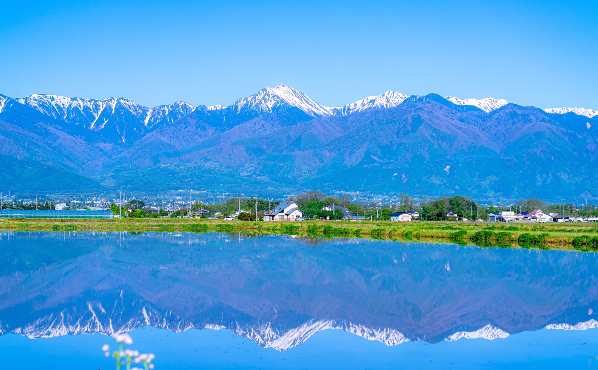 長野県「安曇野市」の移住はどう？北アルプスの絶景と田園風景が広がる“癒やしの街” を紹介