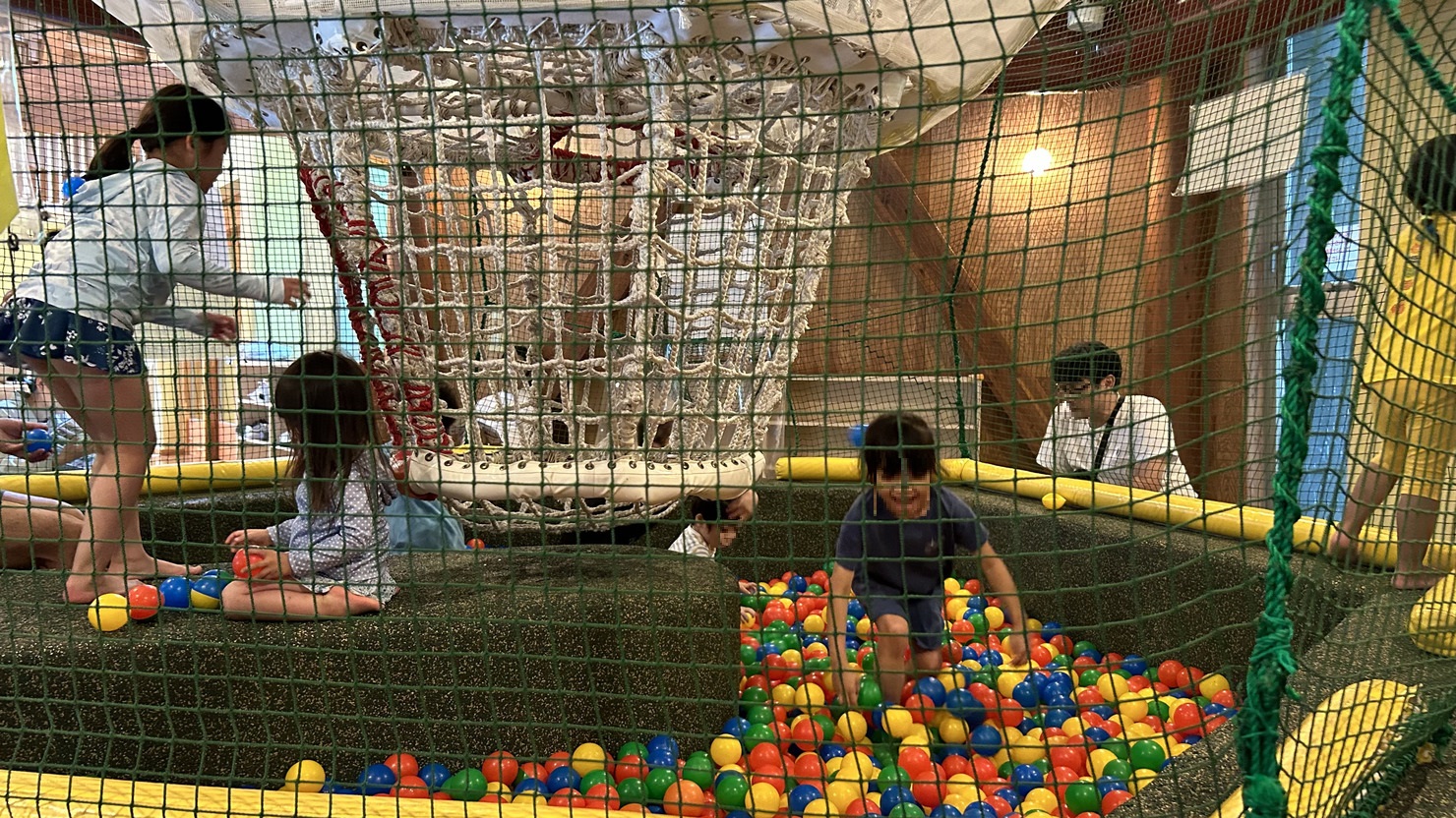 室内施設で雨の日も安心