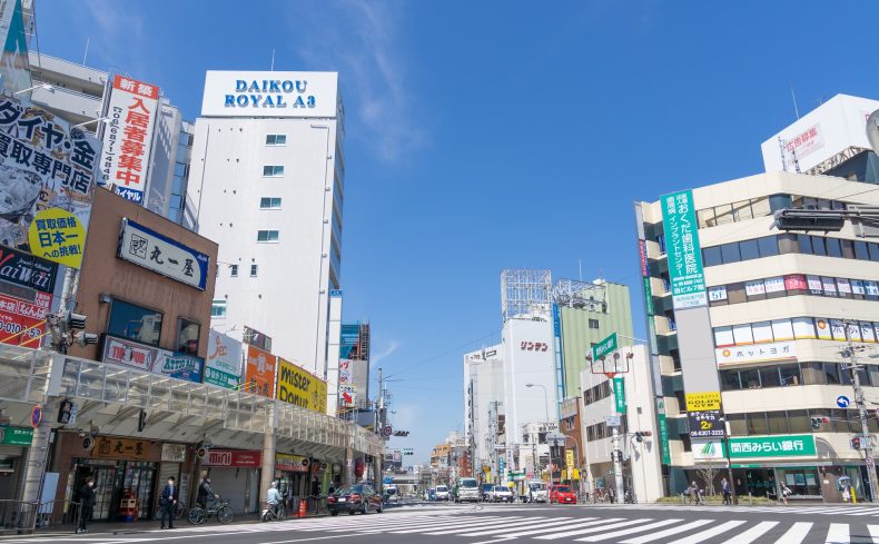 大阪の中心、梅田駅から5分「十三駅」の住みやすさは？ 十三周辺の魅力やおすすめスポットを紹介