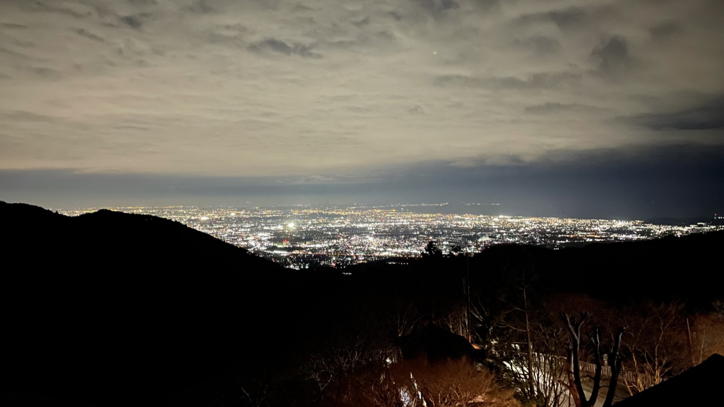 大山から眺める夜景