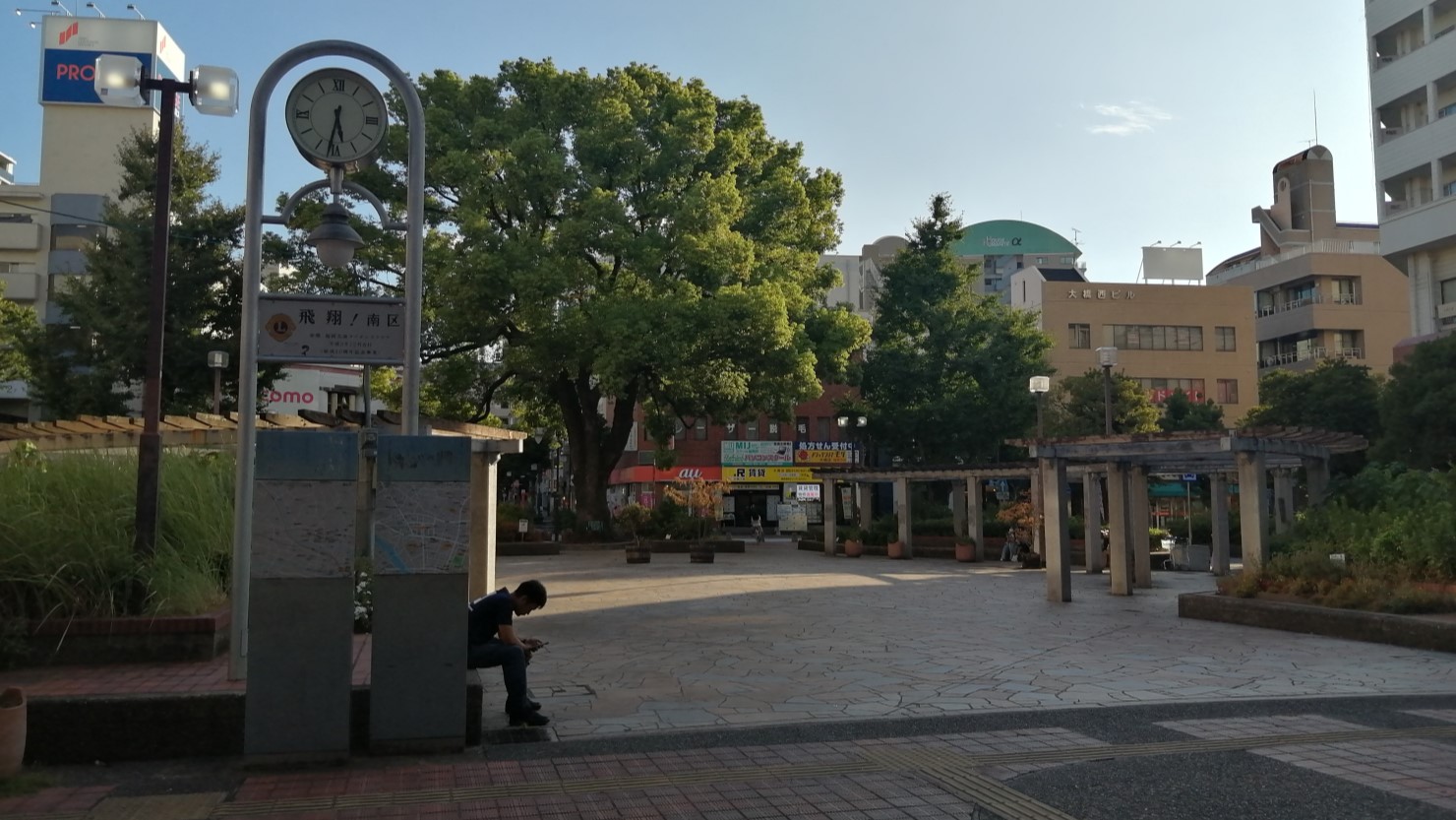 西鉄大橋駅西口広場の写真