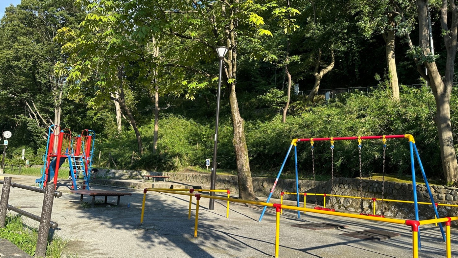 志村三丁目駅周辺にある板橋区立志村城山公園