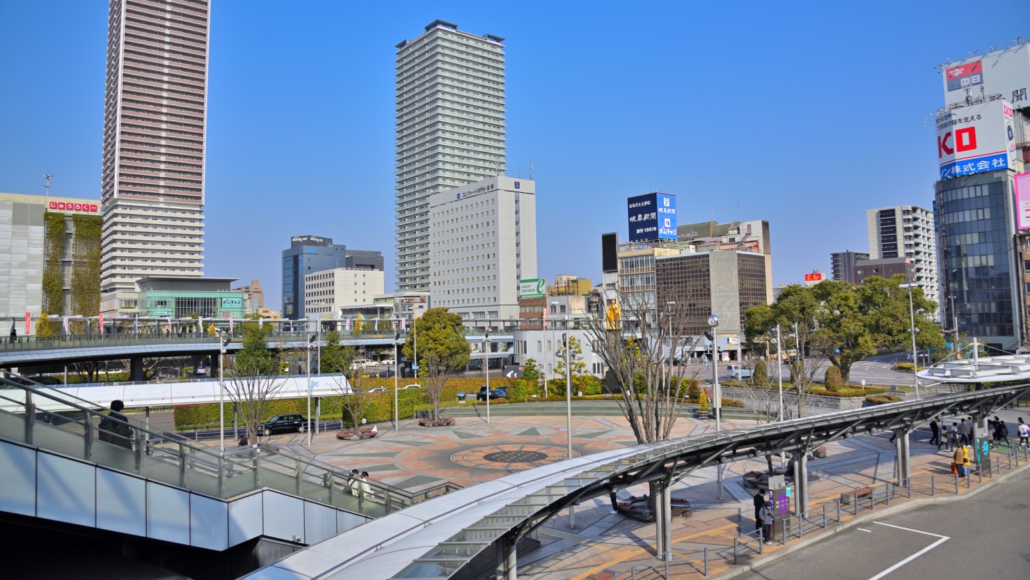 JR岐阜駅前の風景