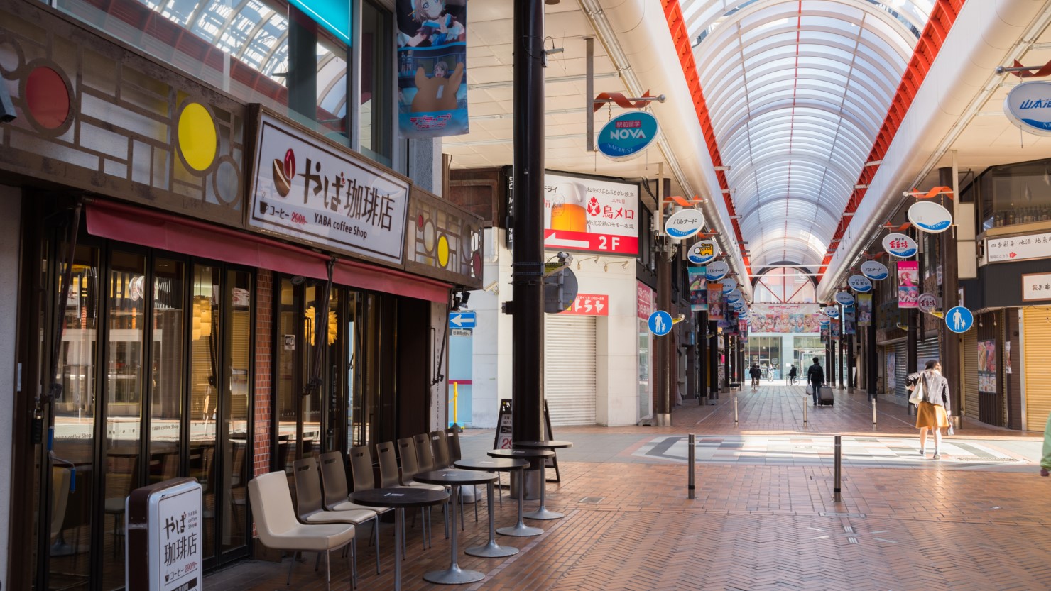 駅近くには沼津仲見世商店街もある