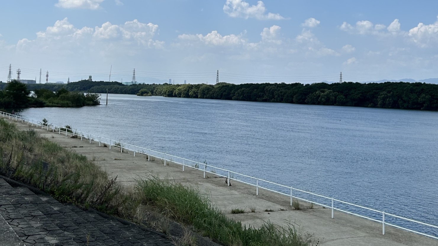 枚方市側から淀川撮影、対岸は高槻市