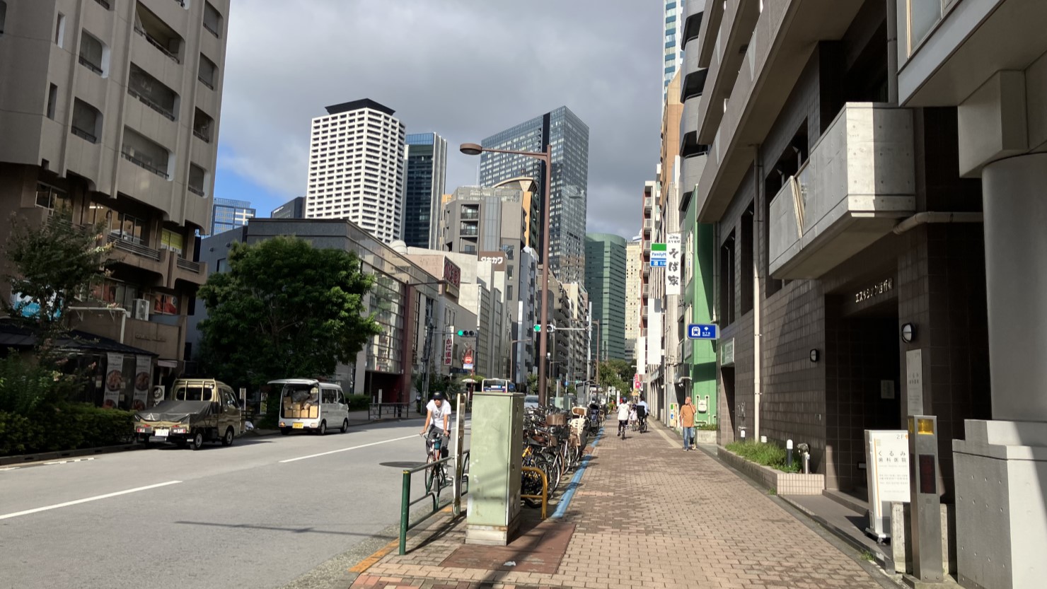 西新宿五丁目駅周辺の様子