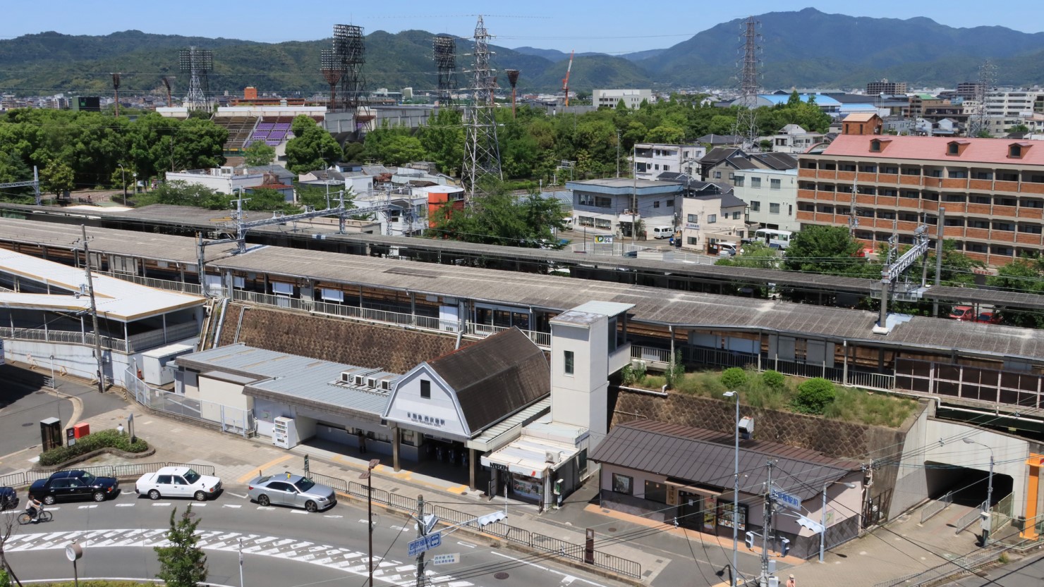 阪急京都線　西京極駅