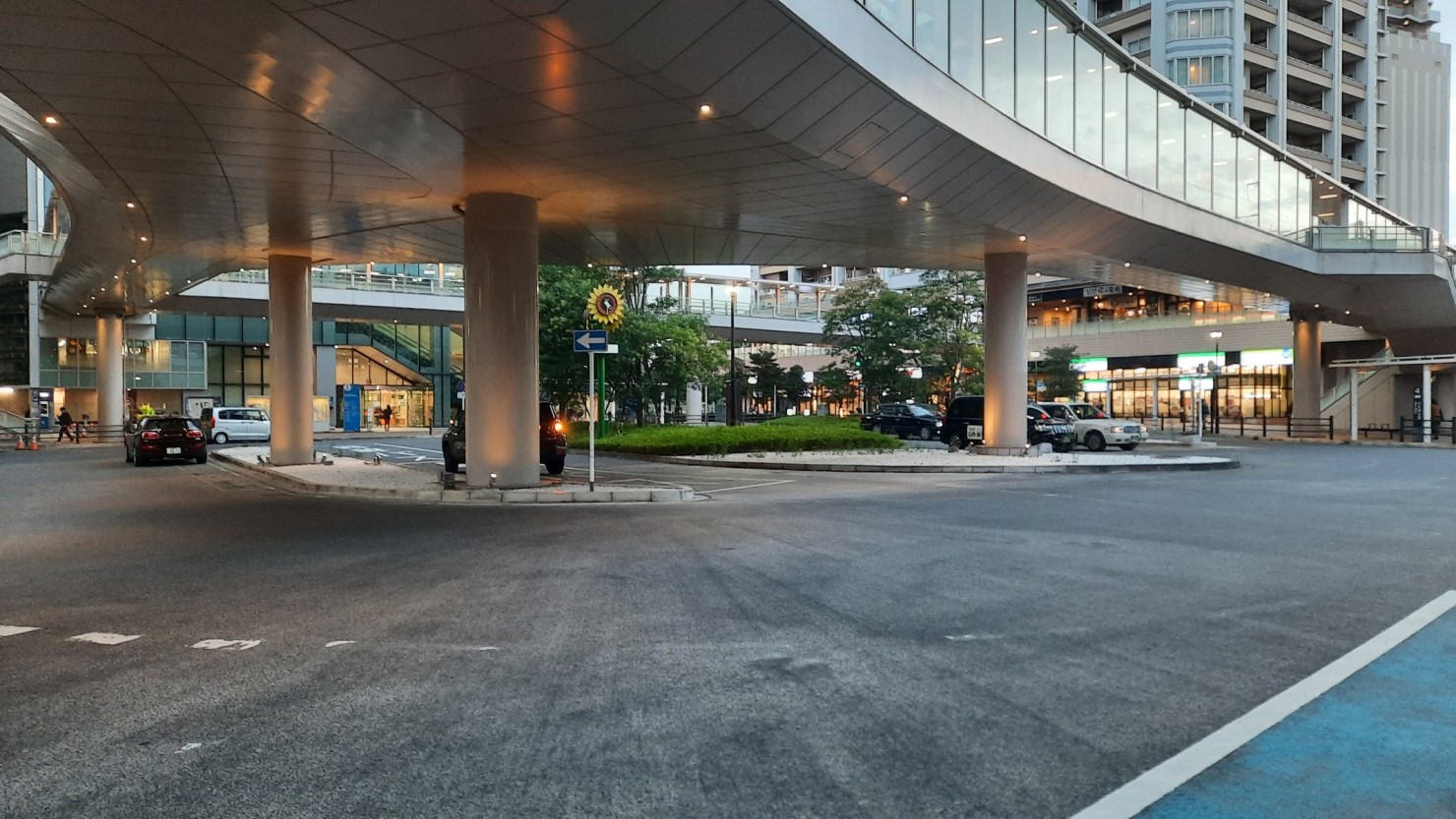 武蔵浦和駅西口ロータリー