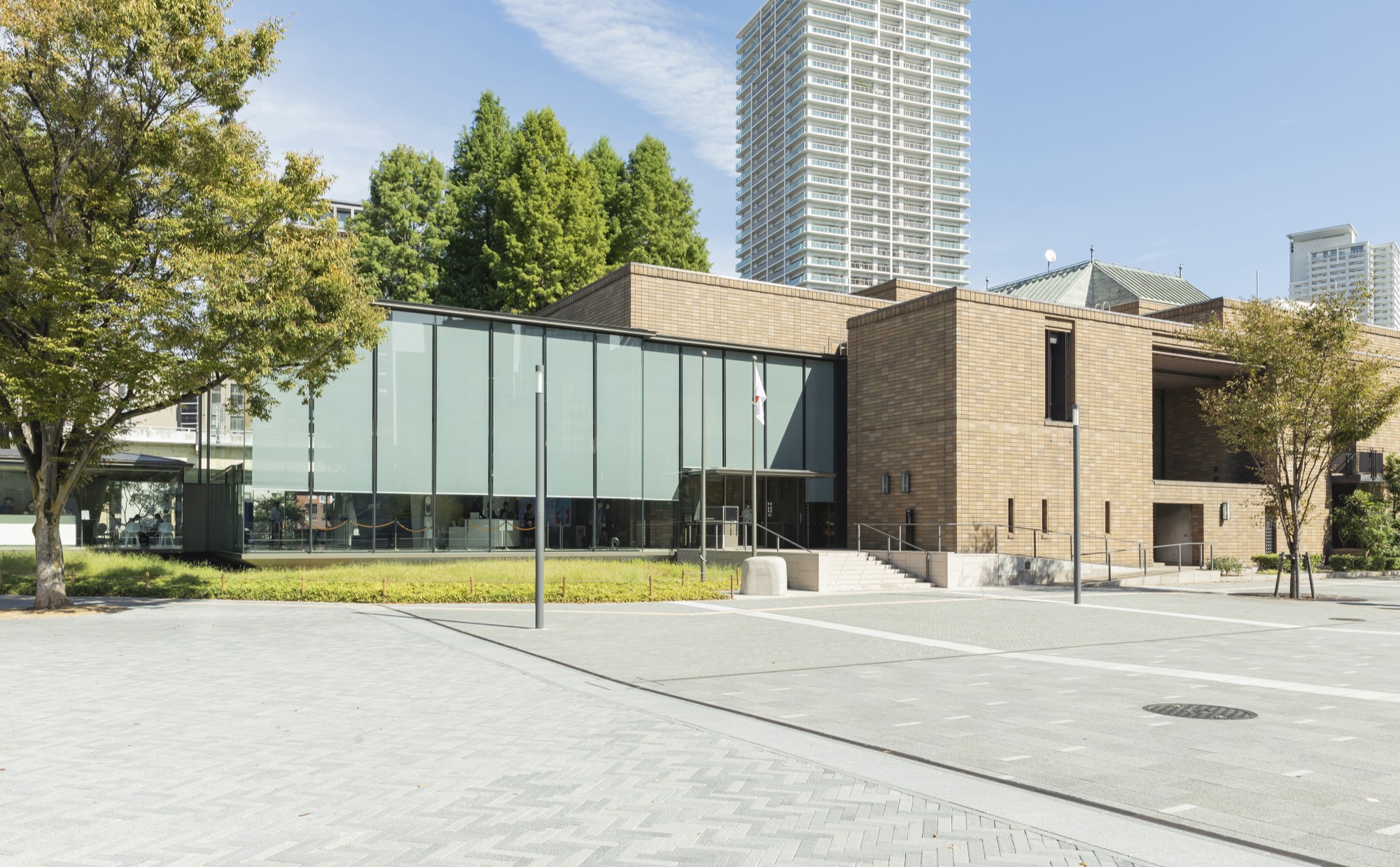 大阪・中之島「大阪市立東洋陶磁美術館」。世界随一の呼び声も高いコレクションに、最新技術を取り入れた展示は必見！