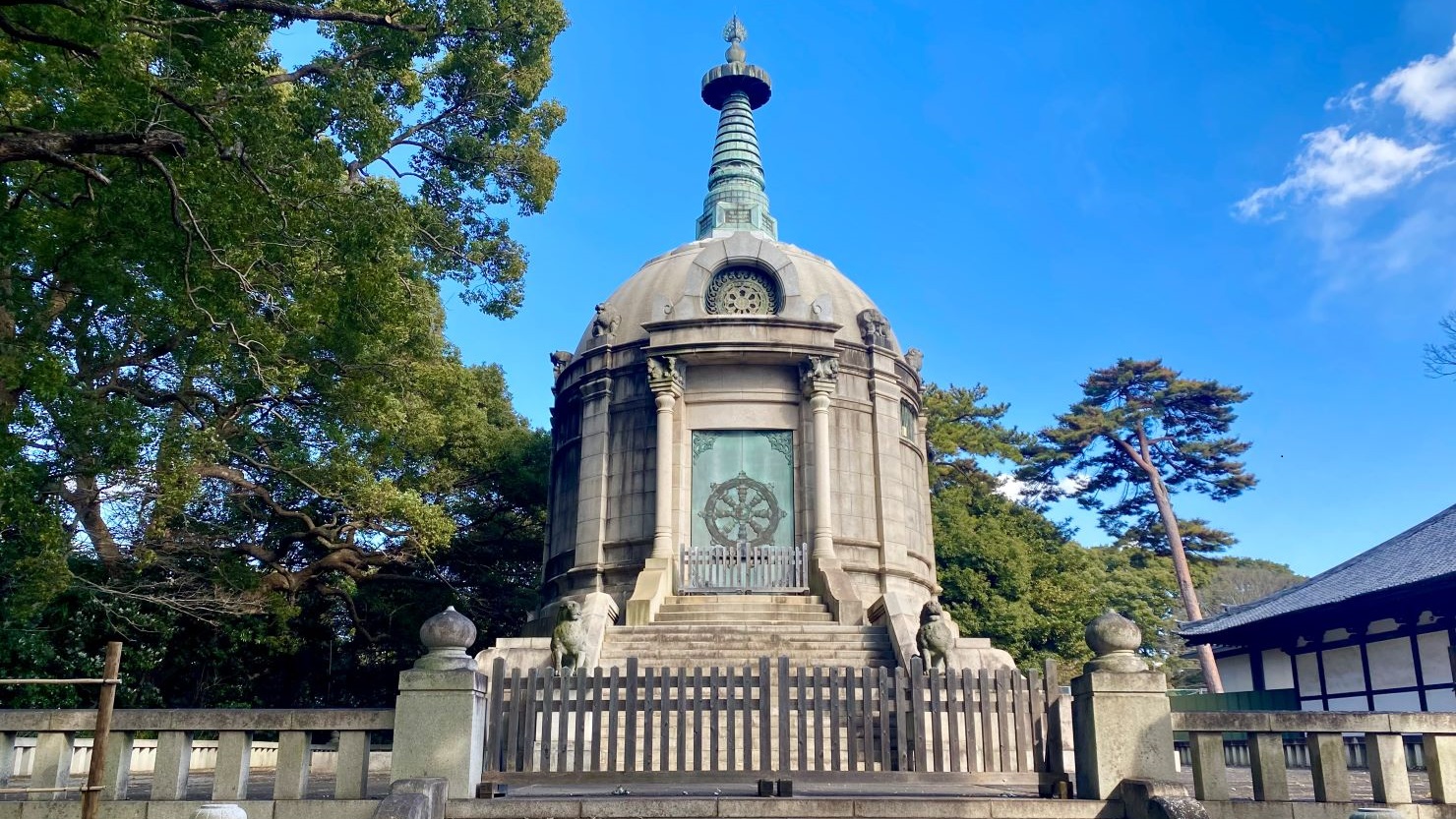 法華経寺　聖教殿