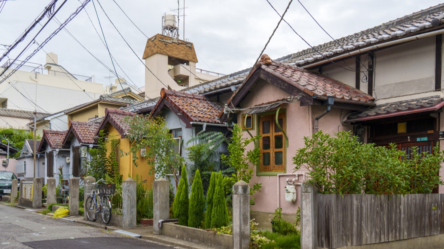 昭和町にはリノベーションされた長屋がたくさん。なかには賃貸物件も