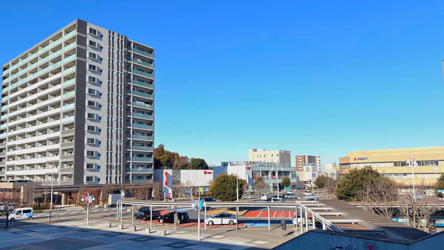 守谷駅西口のバスロータリー　©なのはな