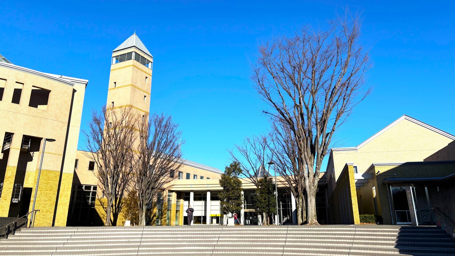 守谷市役所　©なのはな