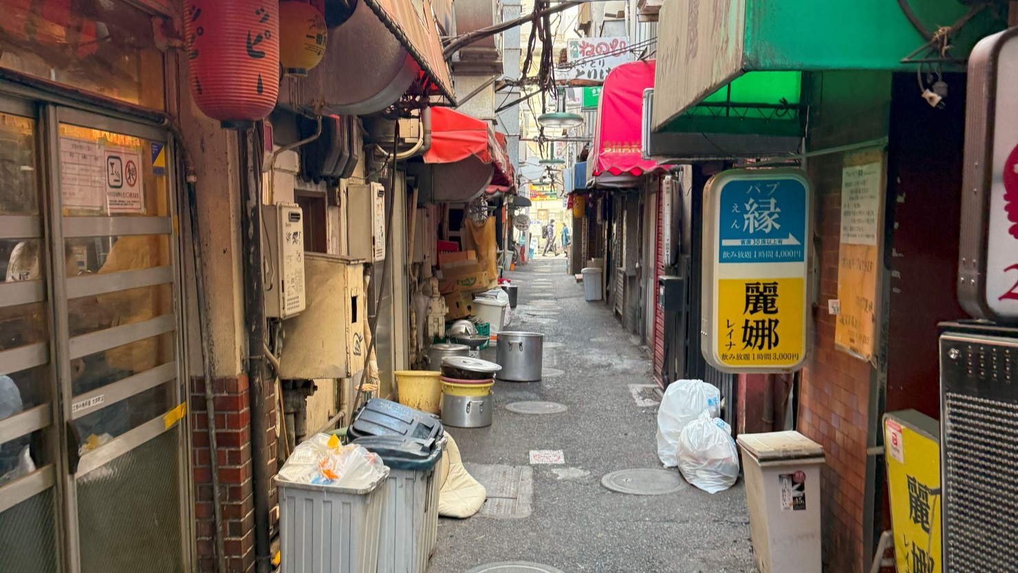 東小路飲食店街（すずらん通り）