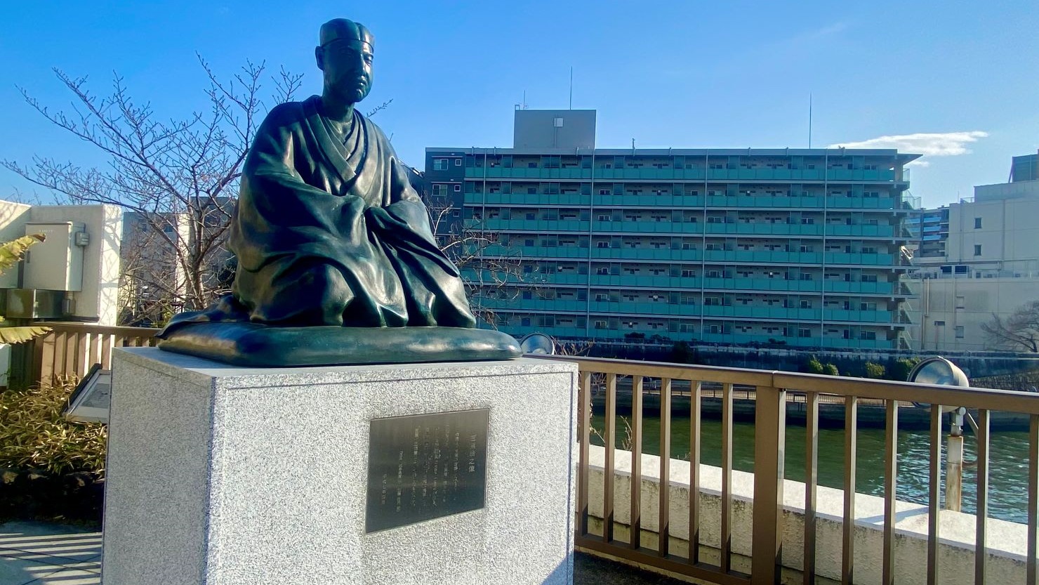 芭蕉翁之像(隅田川テラス・芭蕉庵史跡展望庭園)