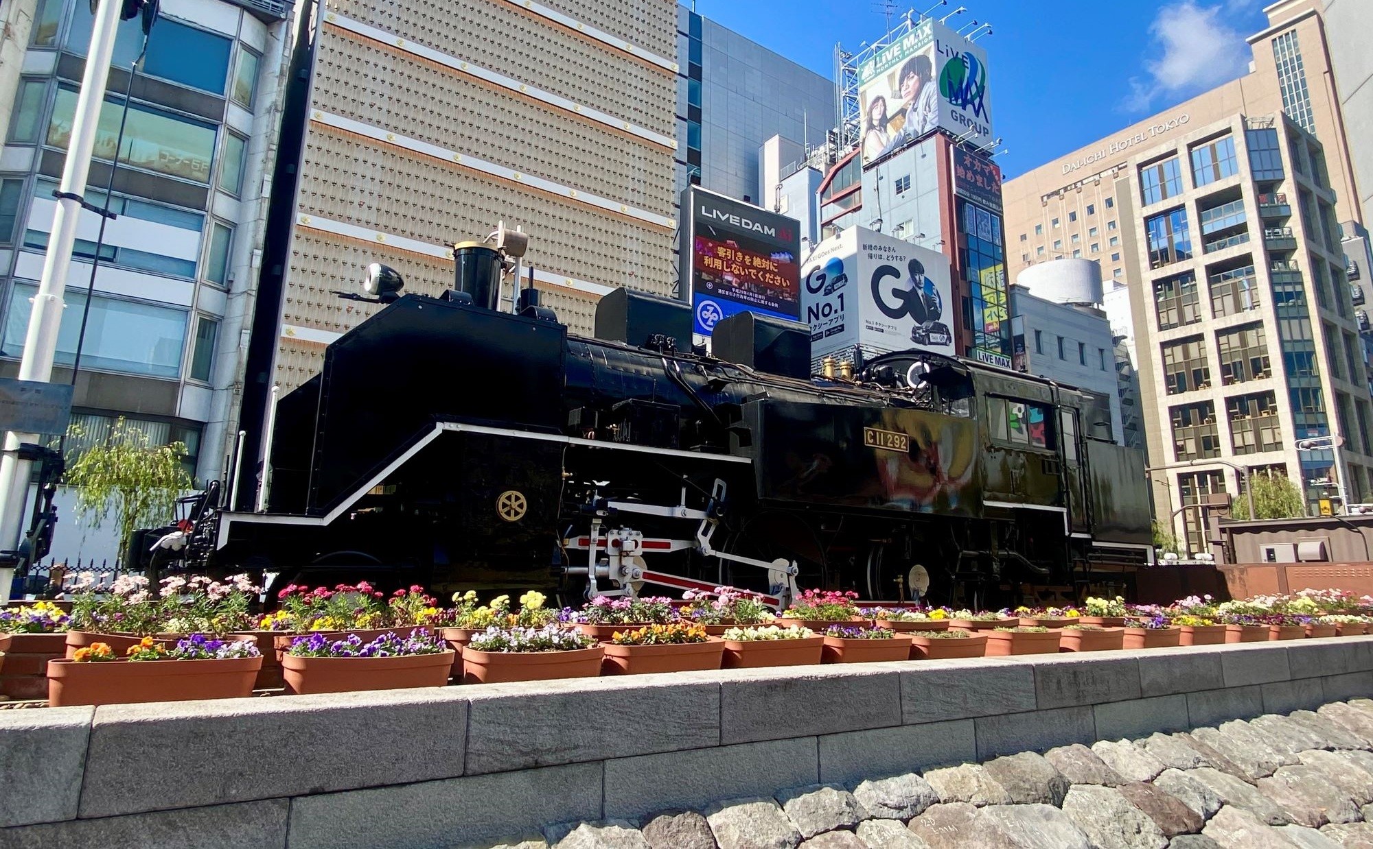 昭和のノスタルジーを残しながら進化する都市「新橋駅(東京都港区)」周辺を散歩してみよう。5年間通った私のおすすめ散歩スポット“12選”