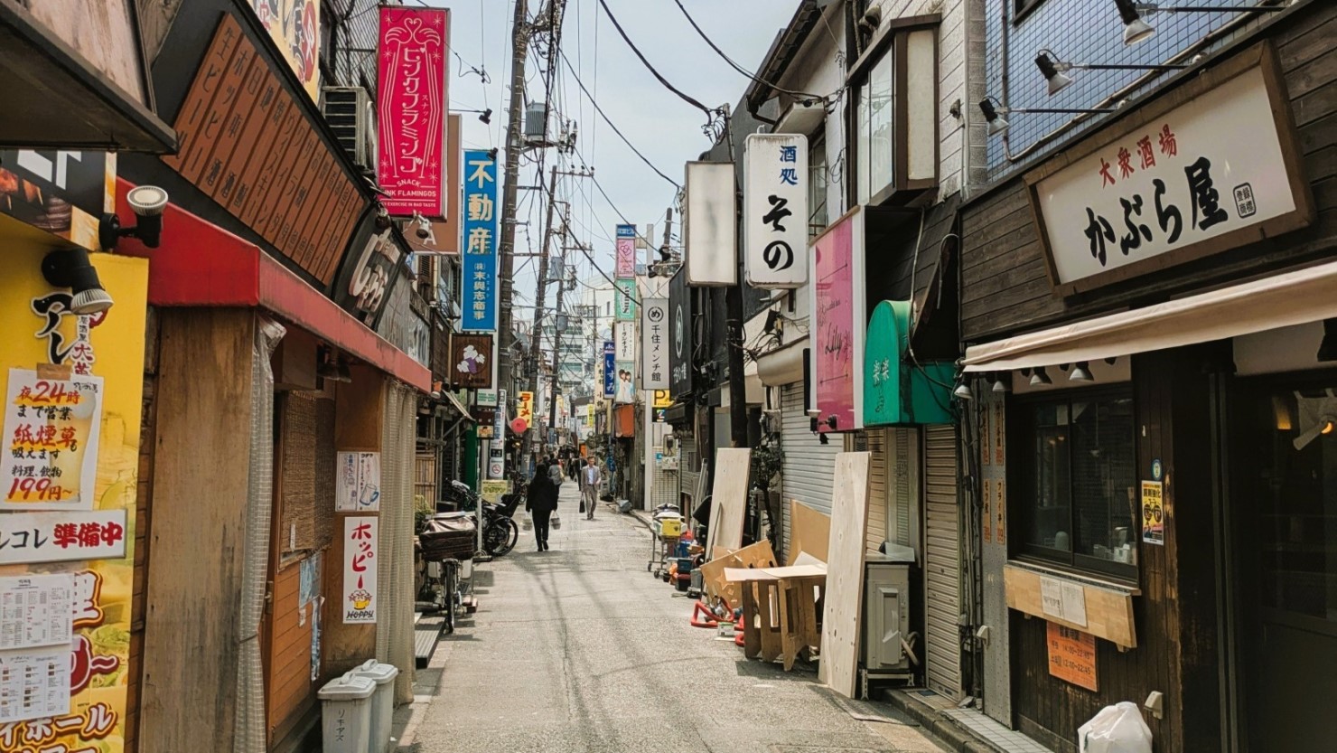 北千住駅の西口から飲み屋街を抜けて行くのが近道です