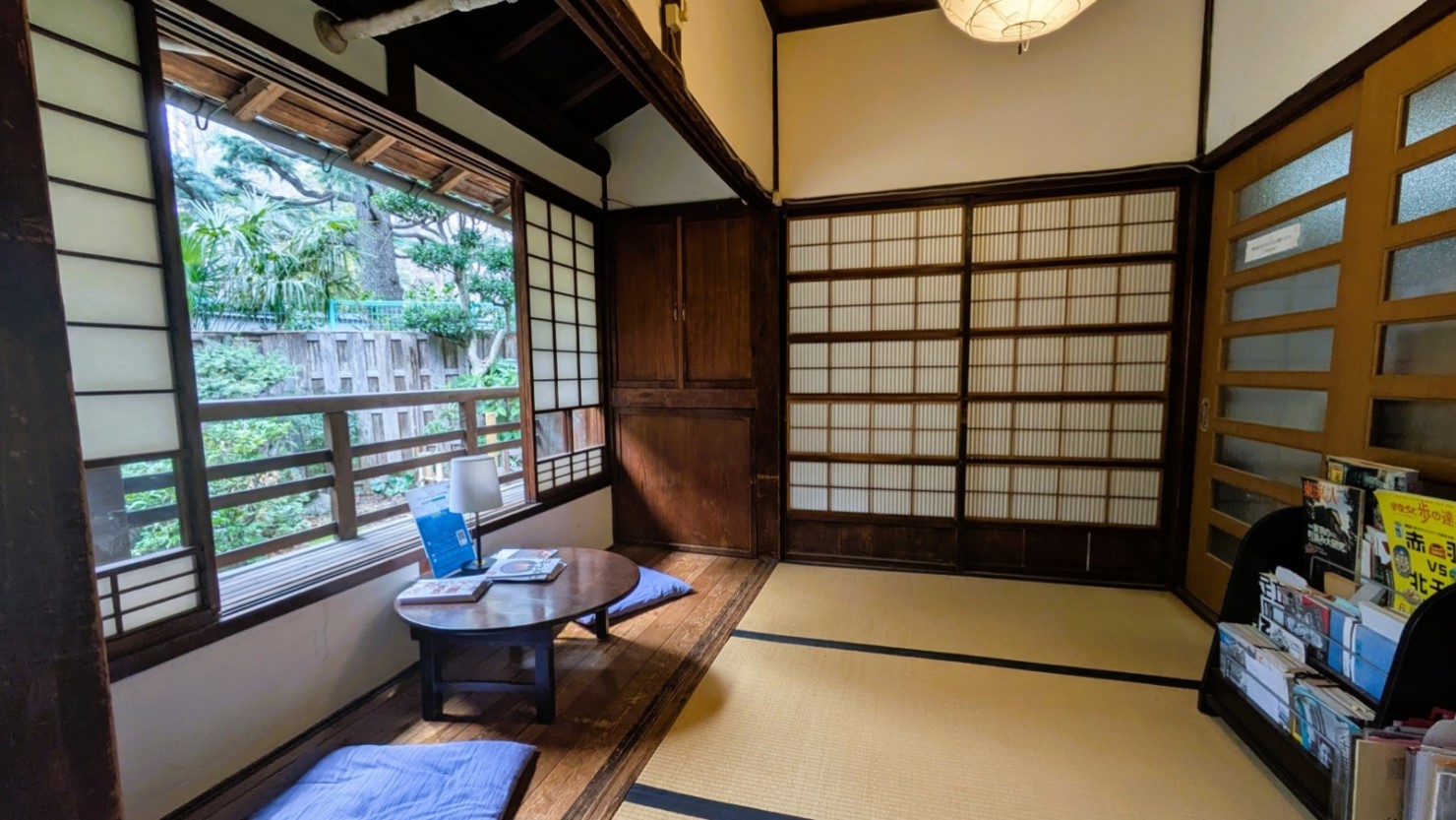 小さな部屋もあり、ミーティングにも利用されます