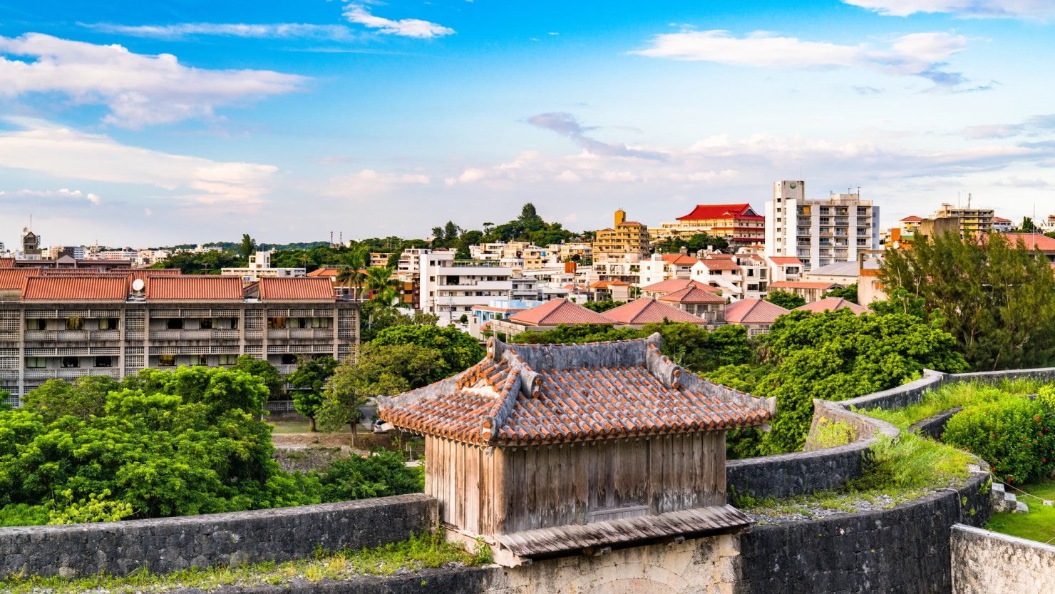 首里城から見下ろす街並み
