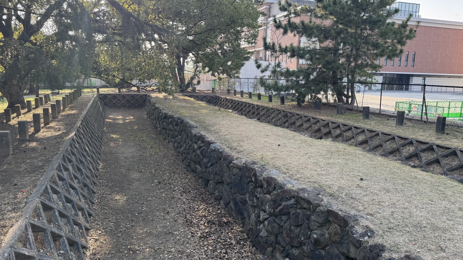 西南学院大学付近にある元寇防塁