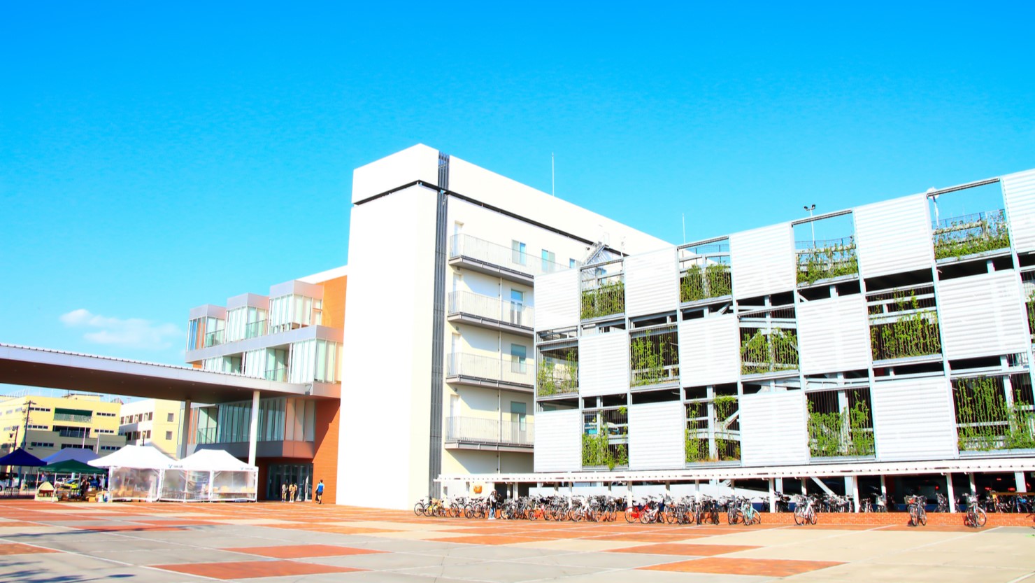 安城市図書情報館