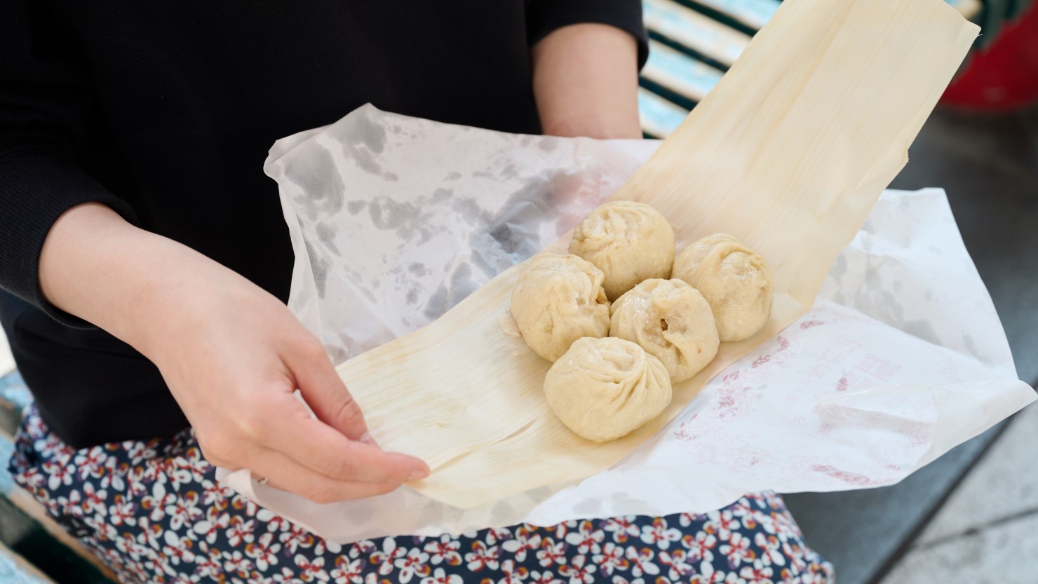 メニューは、5個600円と10個1,200円の2パターン。できたてをその場で食べてもよいし、家に持ち帰っても◎