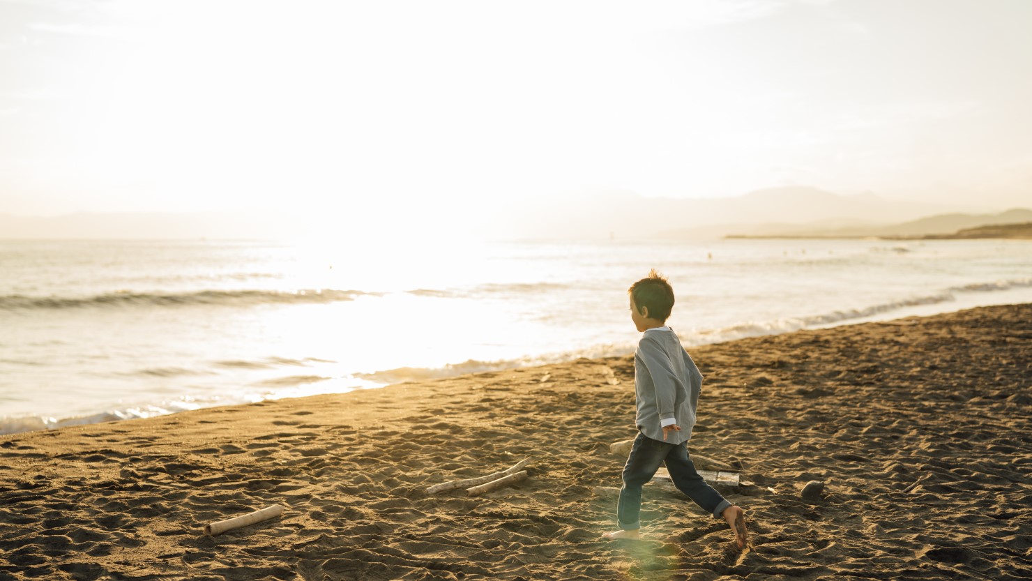 黄昏時の茅ヶ崎西浜海岸