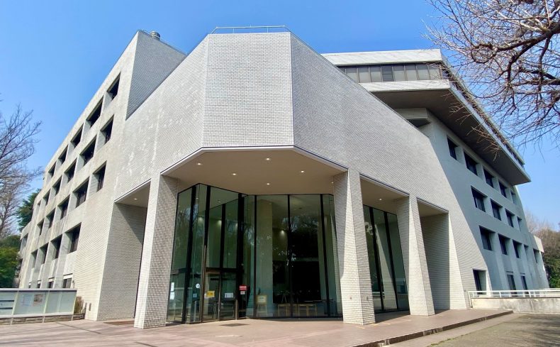 次世代へつなげるインテリジェンスの宮殿「東京都立中央図書館（港区）」-第3回 進化する東京の図書館を訪ねて