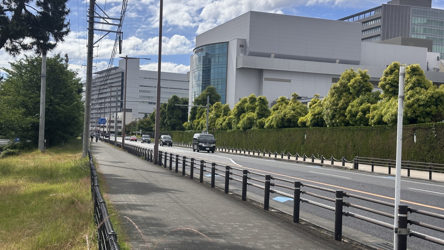 トヨタ自動車本社前の道路