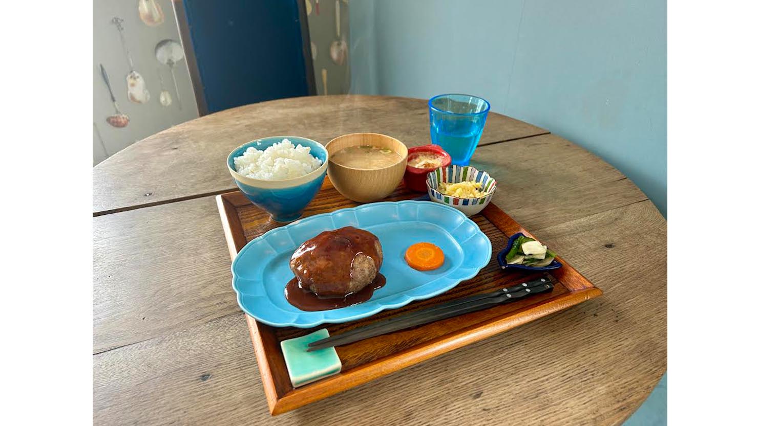 ハンバーグ定食をいただきました