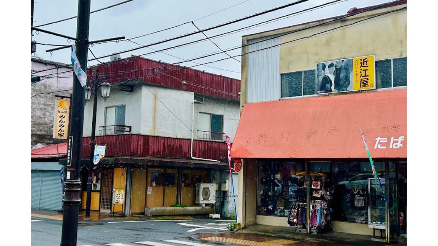 昼間から飲める居酒屋も