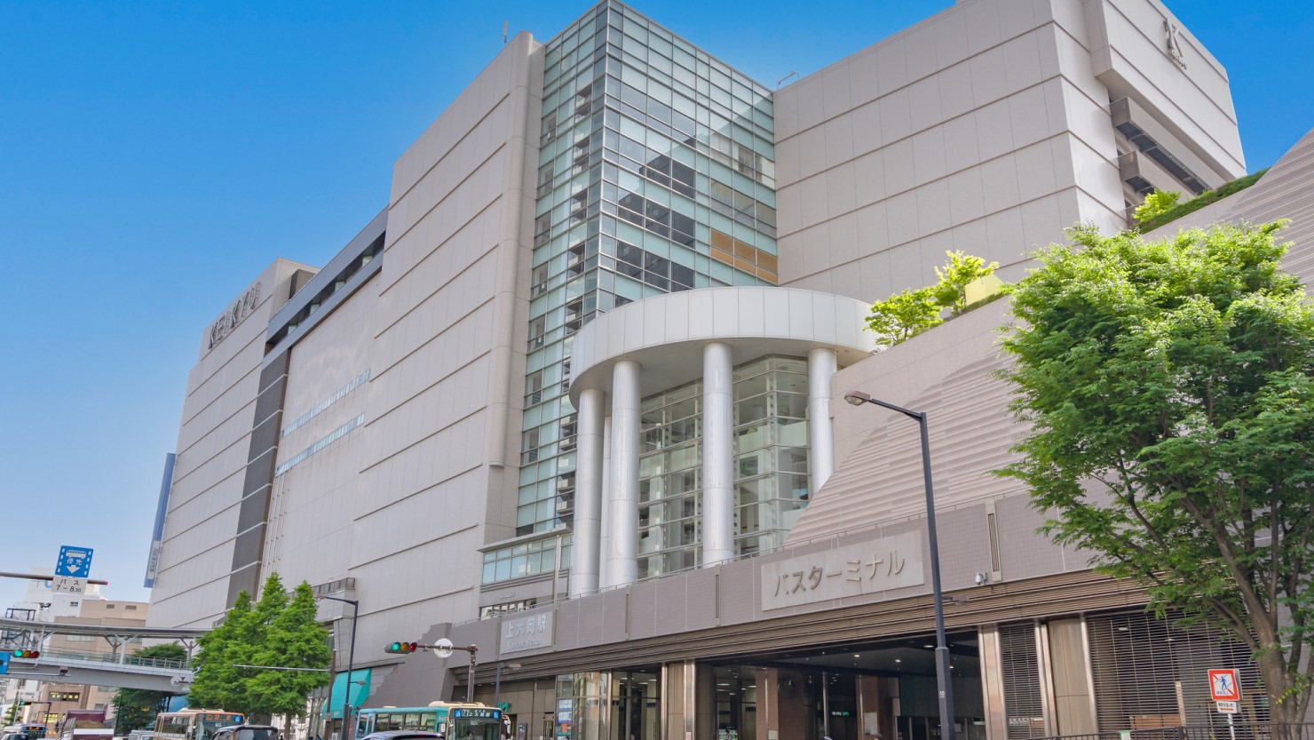 上大岡駅前の様子