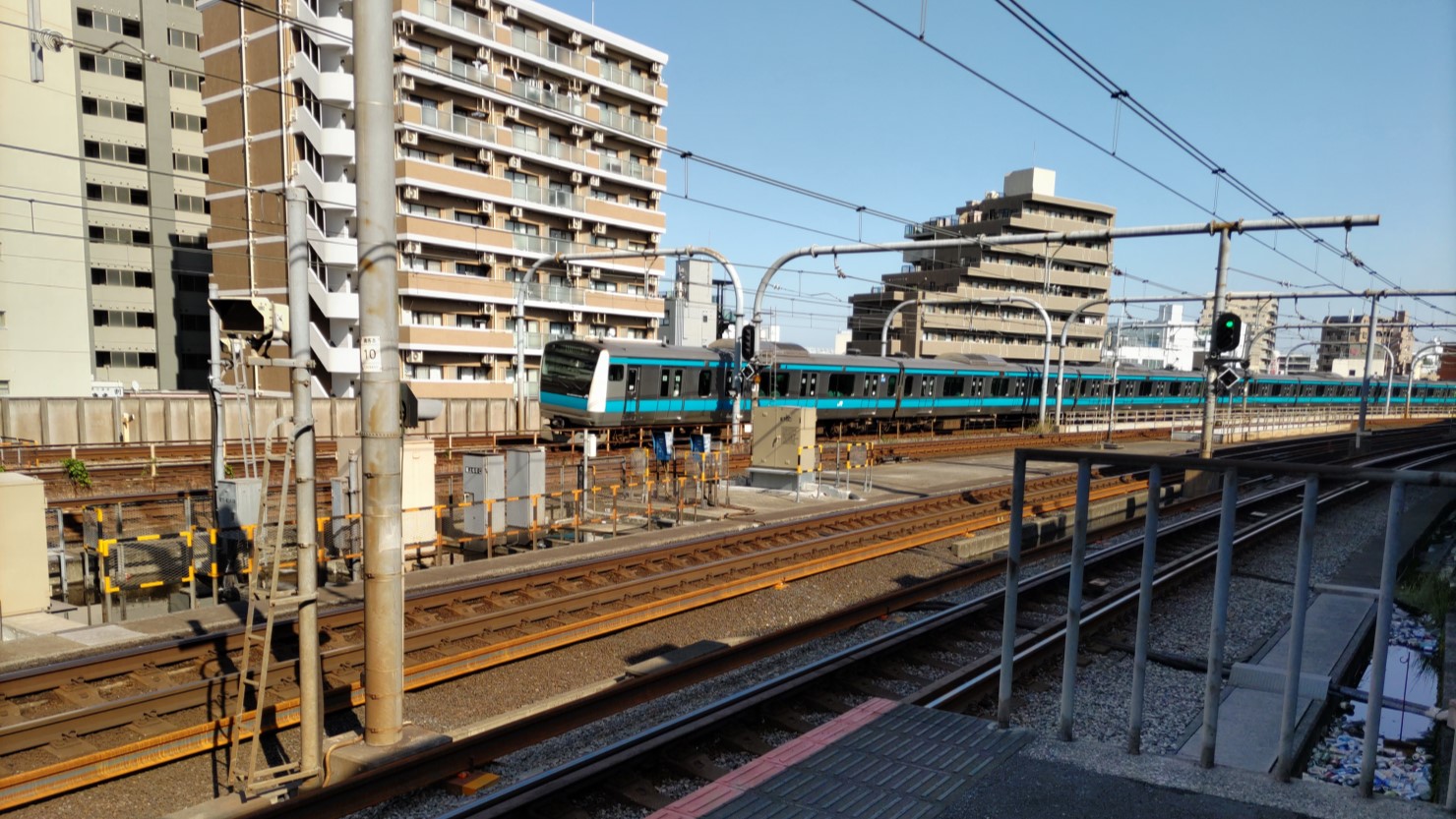 赤羽駅ホームからの風景