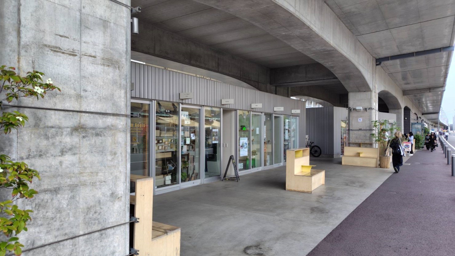 東小金井駅高架下