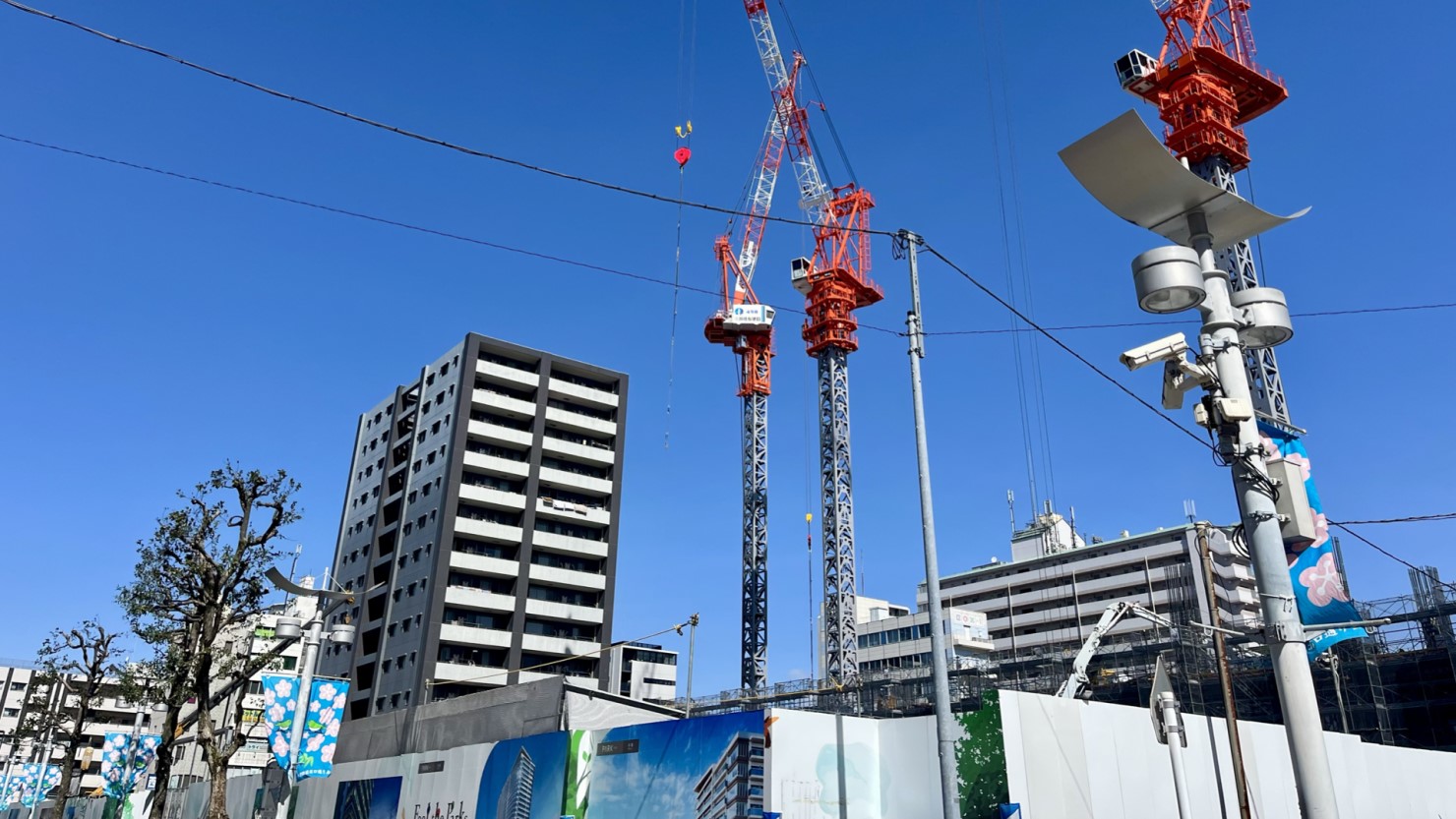 小岩駅北口で進む市街地再開発事業(2025年3月上旬撮影)