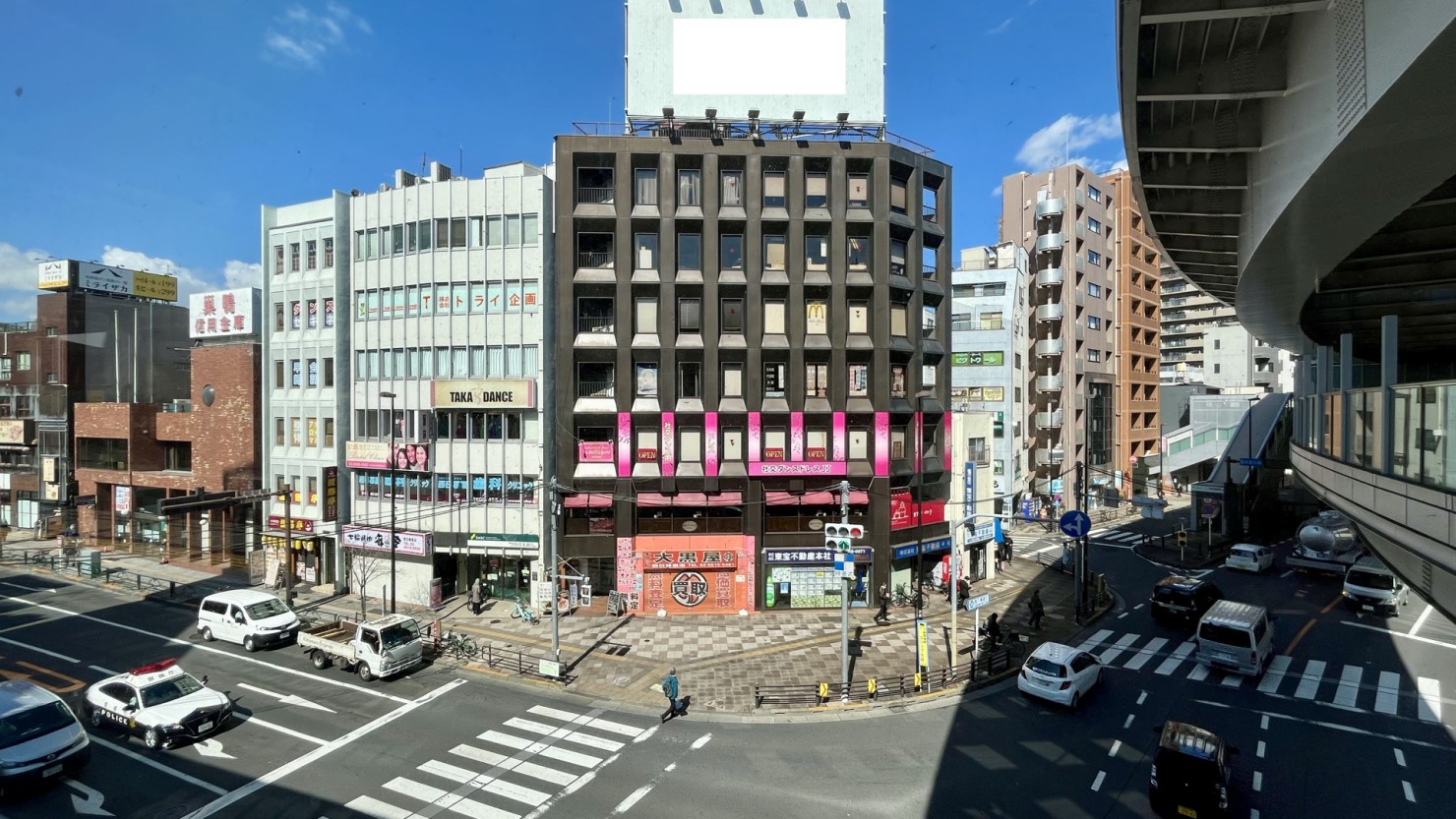 西日暮里駅前で市街地再開発が予定されているエリア (2025年3月旬撮影)