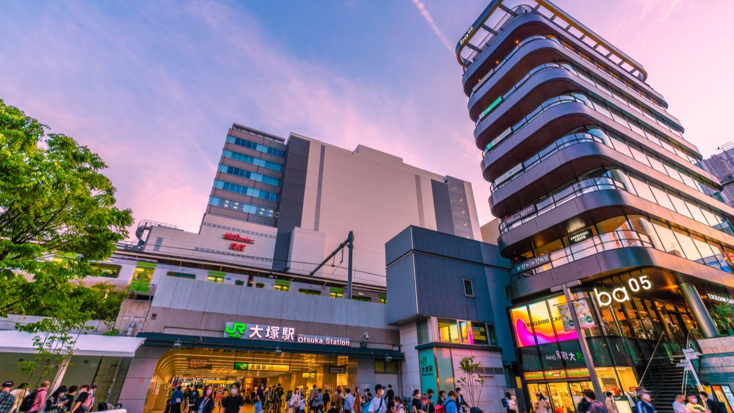 大塚駅前の様子