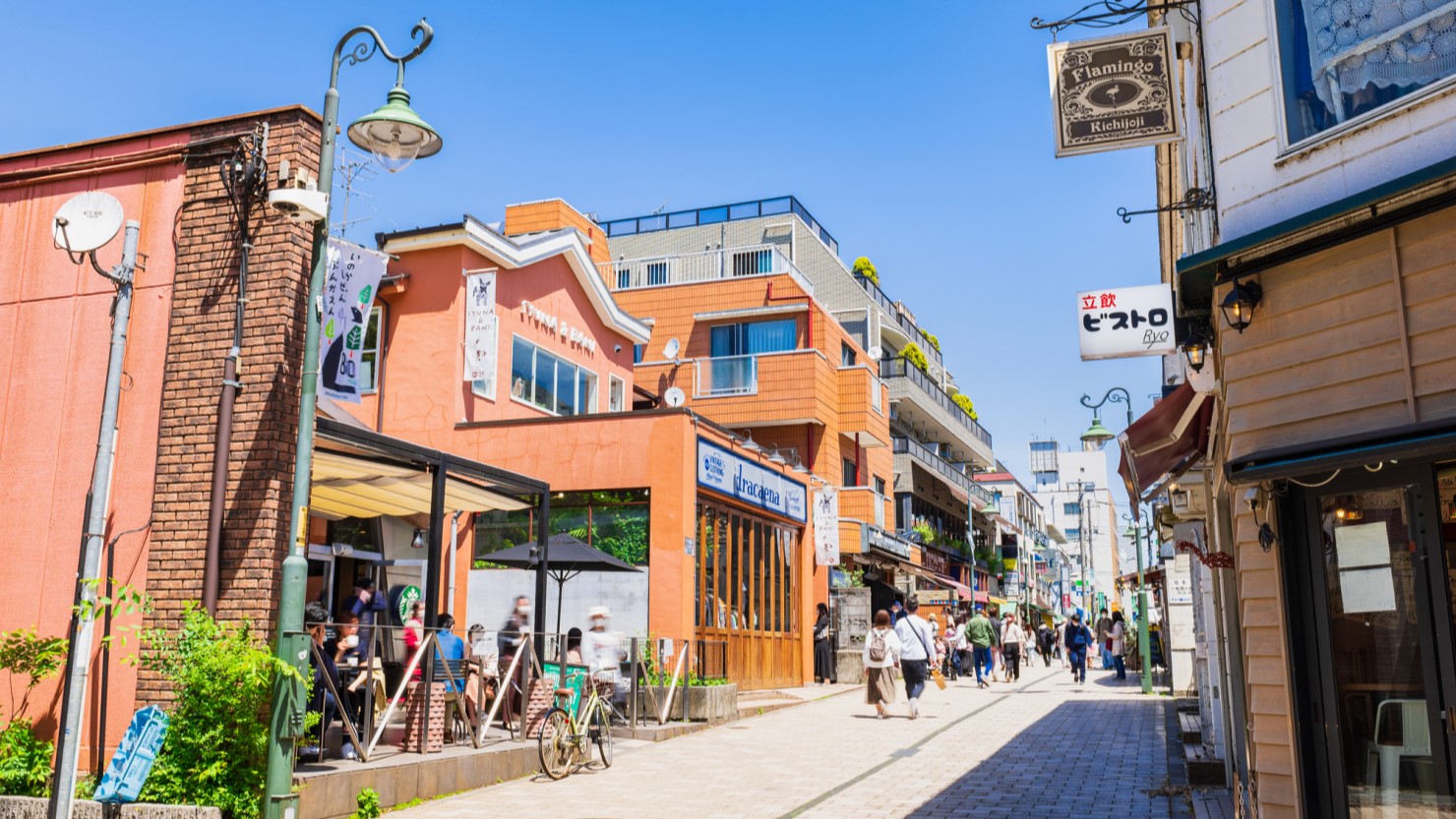 古着店が立ち並ぶ七井橋通り