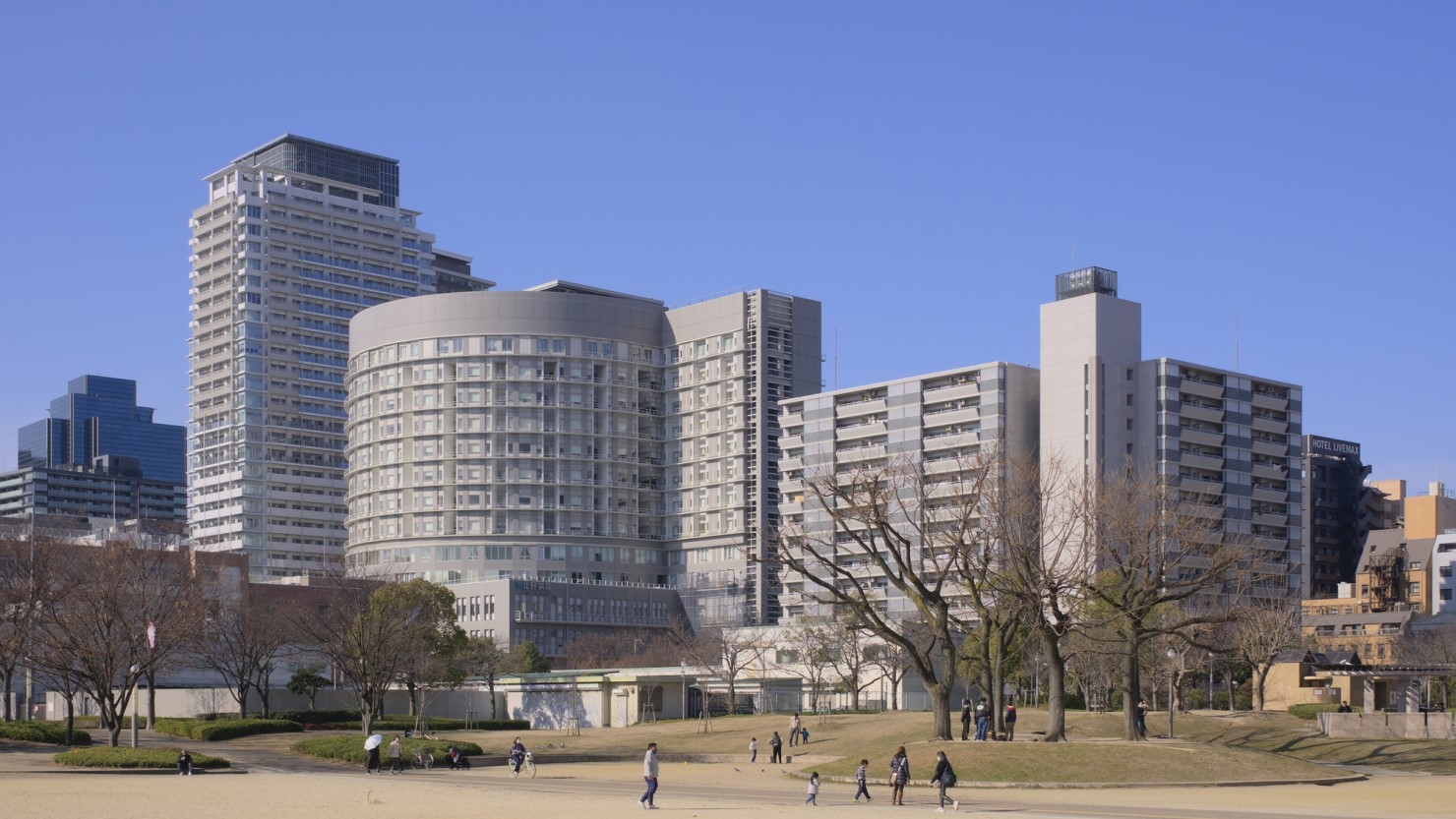 病床数を700以上有する「医学研究所 北野病院」の様子