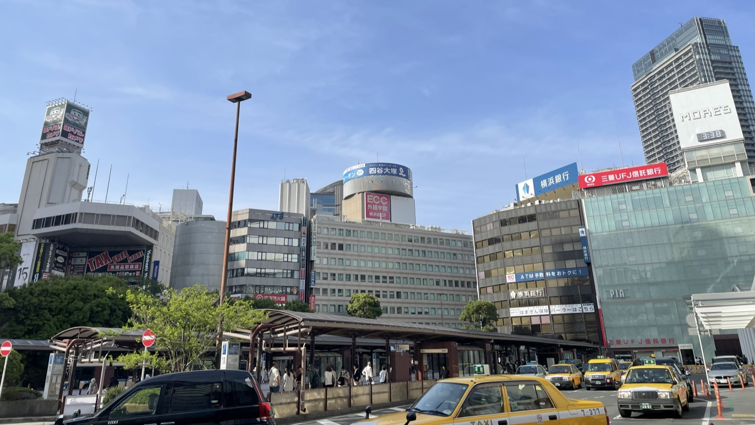 横浜駅西口の様子