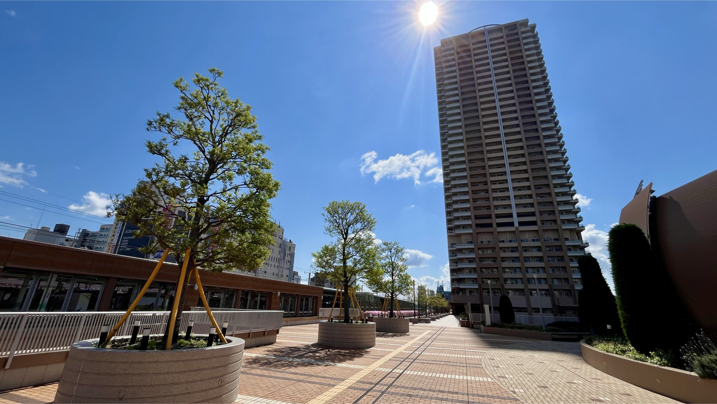 JR市川駅南口ペデストリアンデッキ（2025年5月撮影）