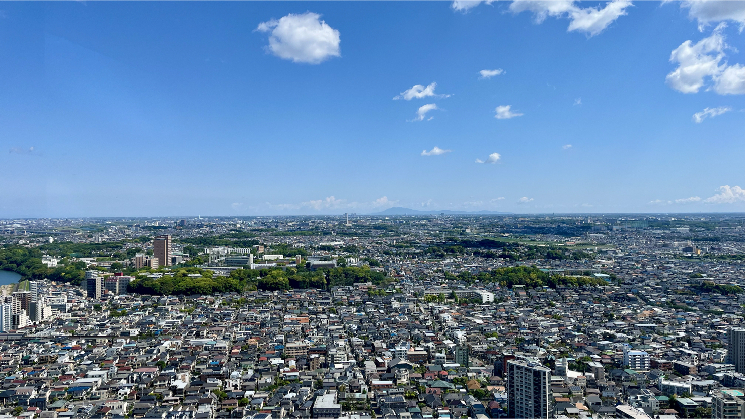 アイ・リンクタウン展望施設から筑波山方面を望む（2025年5月撮影）