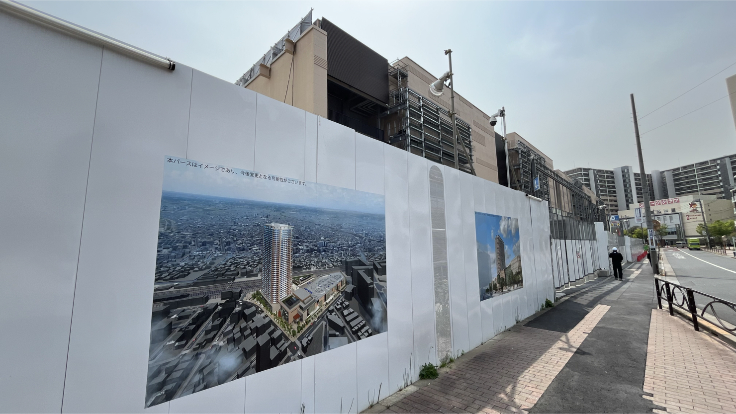 建築工事が進む市街地再開発ビル　※2025年4月撮影