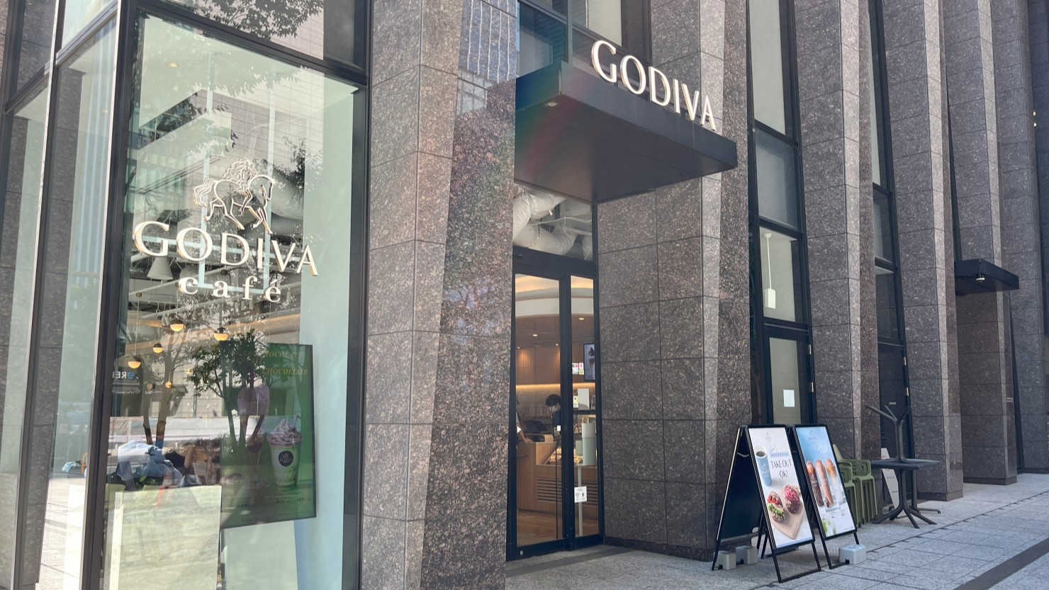 GODIVA café Nihonbashi