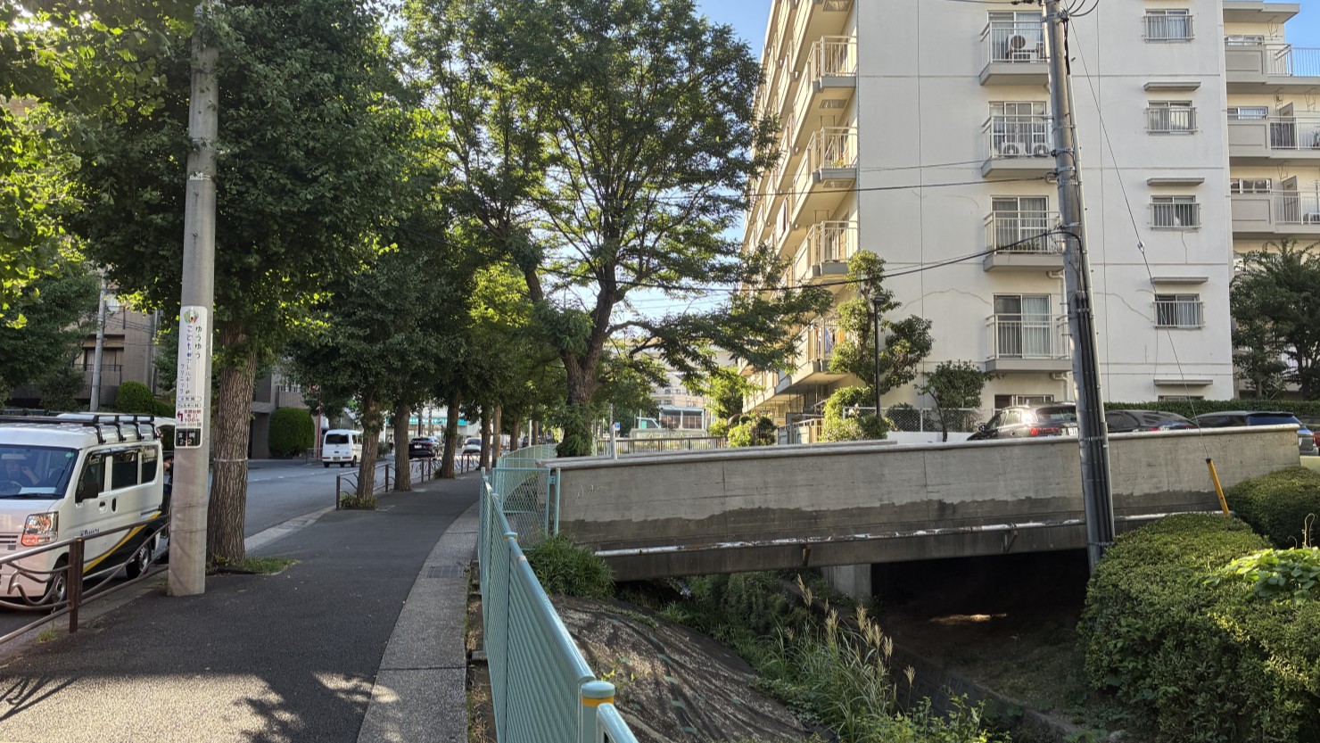 「宮崎台駅入口」交差点近くの風景